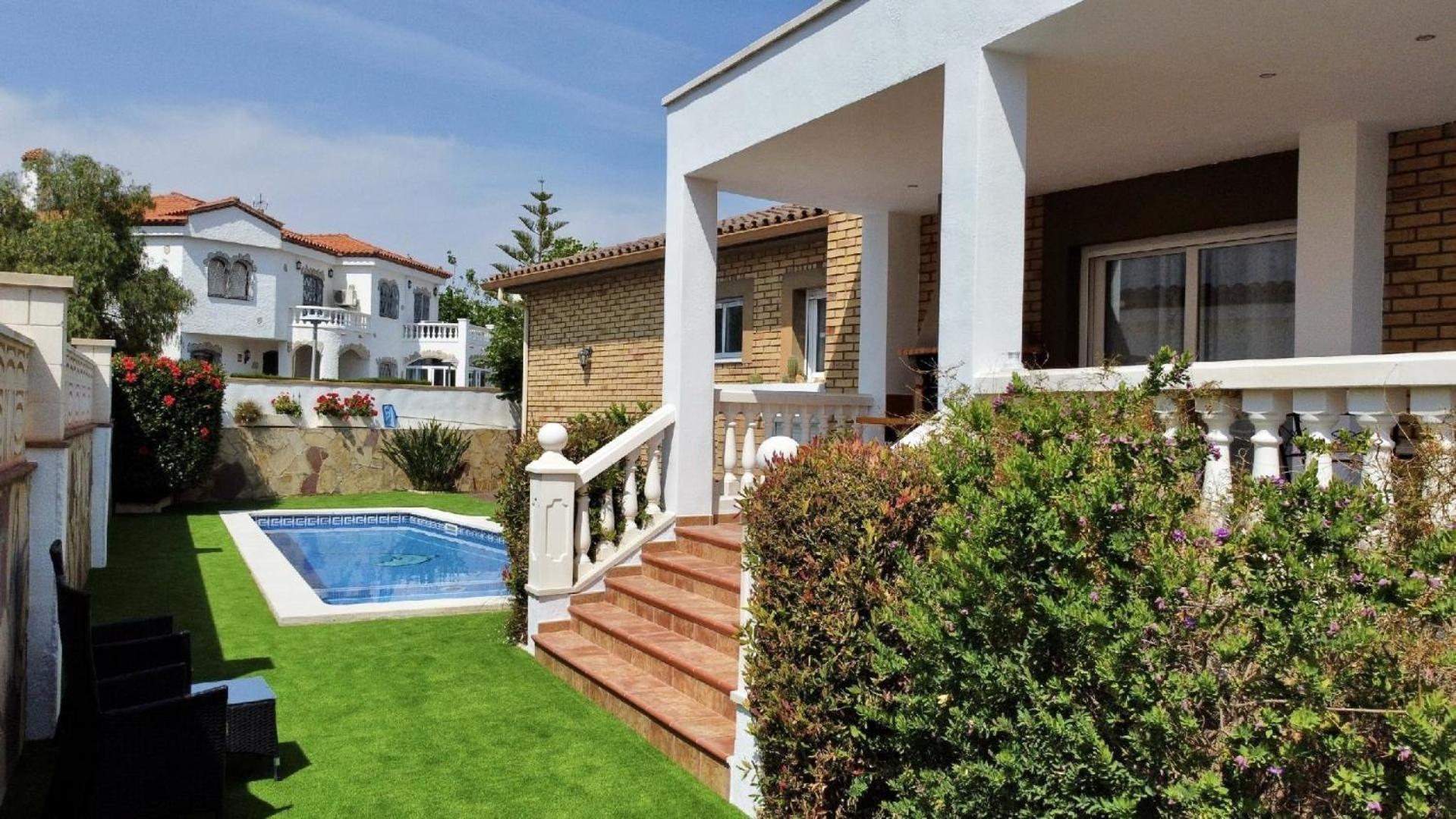 Сasa de vacaciones Mit Privatpool Fuer 8 Personen Ca 135 Qm In Miami Platja, Costa Dorada